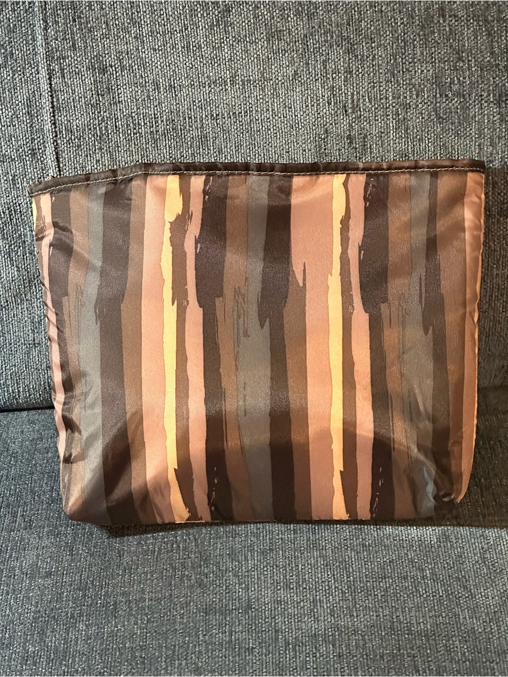 lug Brand Thermal Pouch - shades of purple